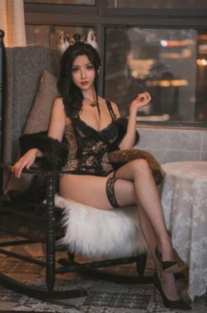 两男一女3p揉着她的奶视频_4K免费高清观看